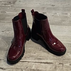 Justfab Rain boots size 8.5 maroon and black